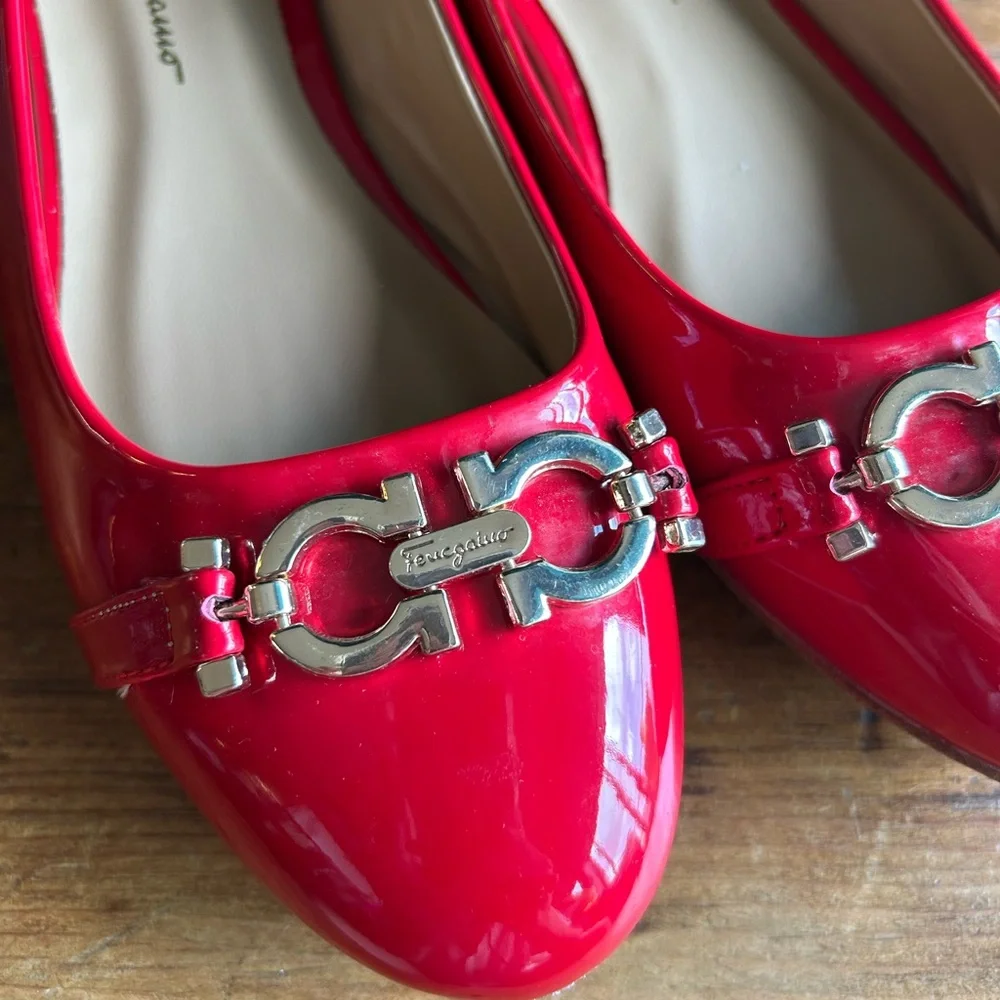 BNWOT - Salvatore Ferragamo Red Patent Leather Ballet Flats - size 7 - Picture 3 of 9